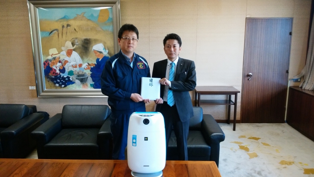 熊本市に対して避難所等でご活用頂くべく、空気消臭除菌装置MC-F型50台を寄贈致しました。【2016.06.10】